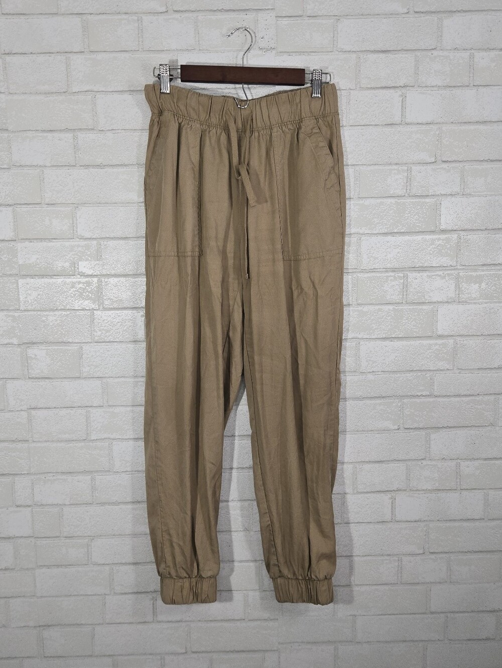 Universal Thread tan joggers - Picture 2 of 15